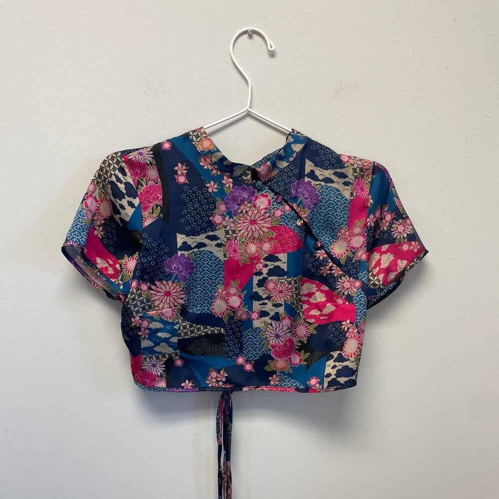 *NWT* Silky Crop Top